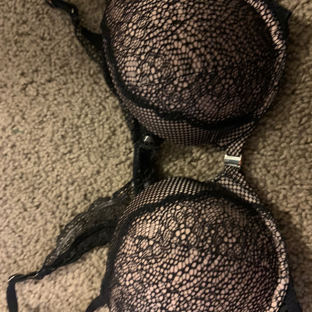 Victoria’s Secret Bombshell Bra 36B